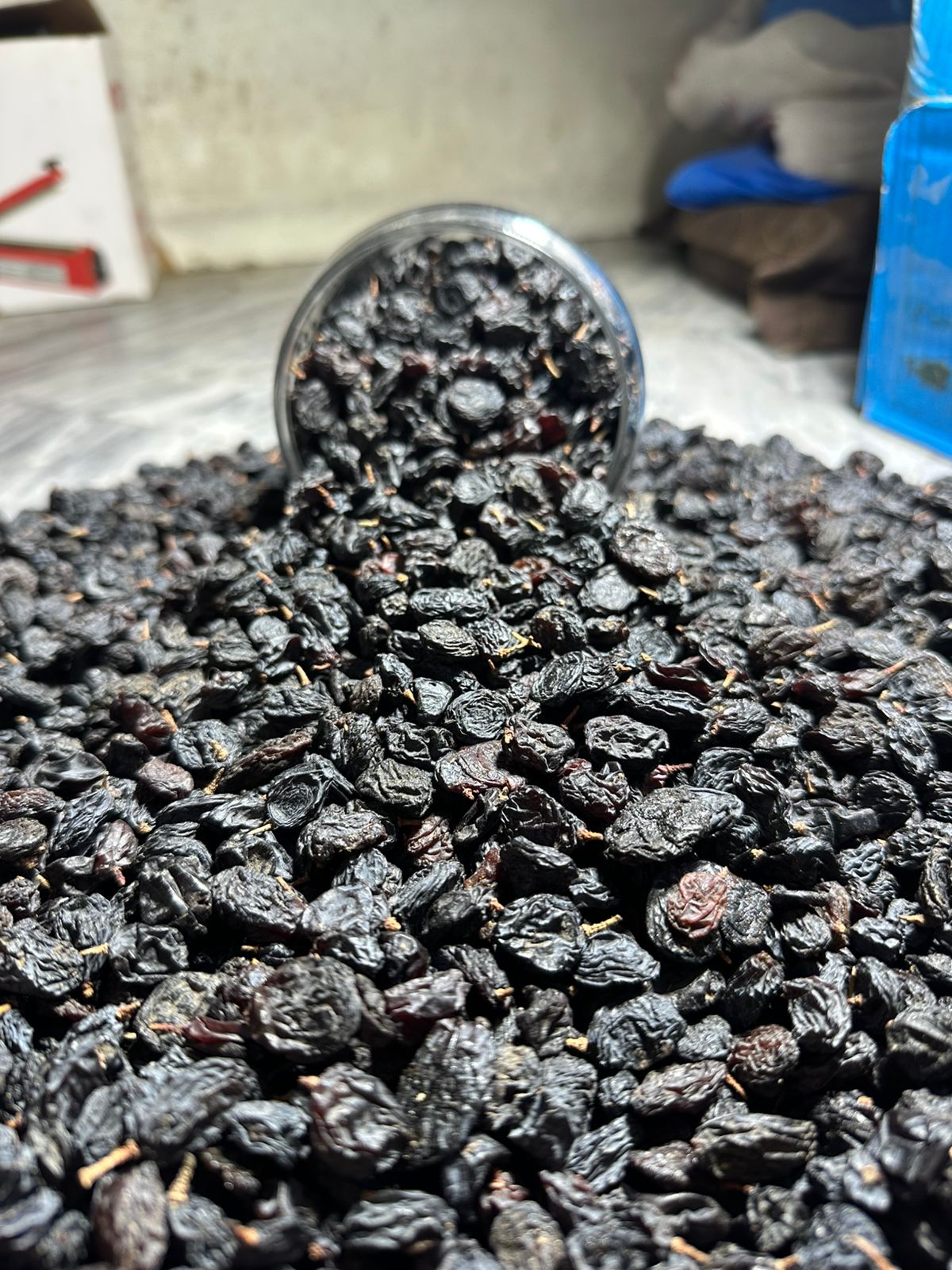Black Desi Meva Sogi Sunderkhani (Black Raisin) – Premium Quality Dry Fruit